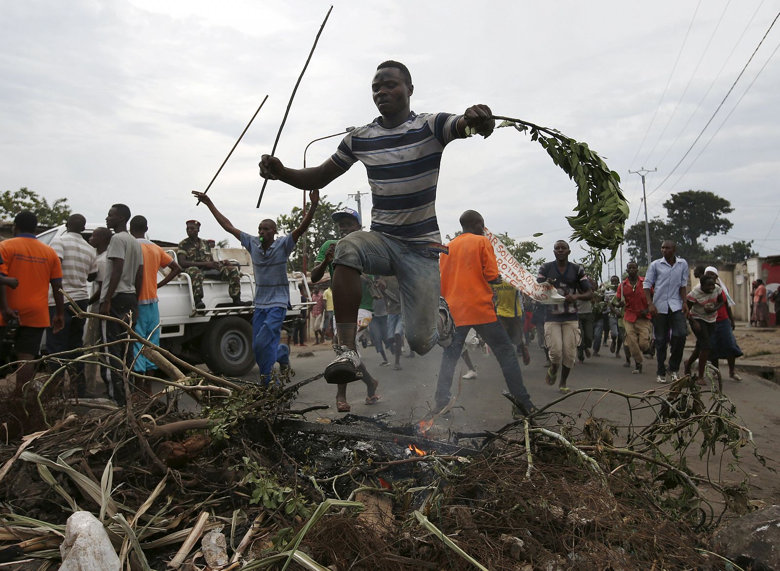 Manifestantes contra el presidente Nkurunziza en la capital de Burundi, Bujumbura