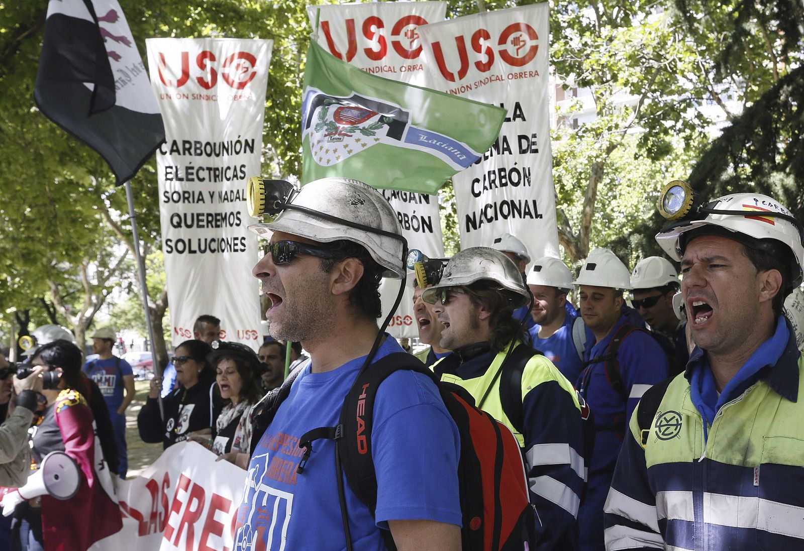 Los mineros se concentran en las puertas del Ministerio de Industria, en Madrid