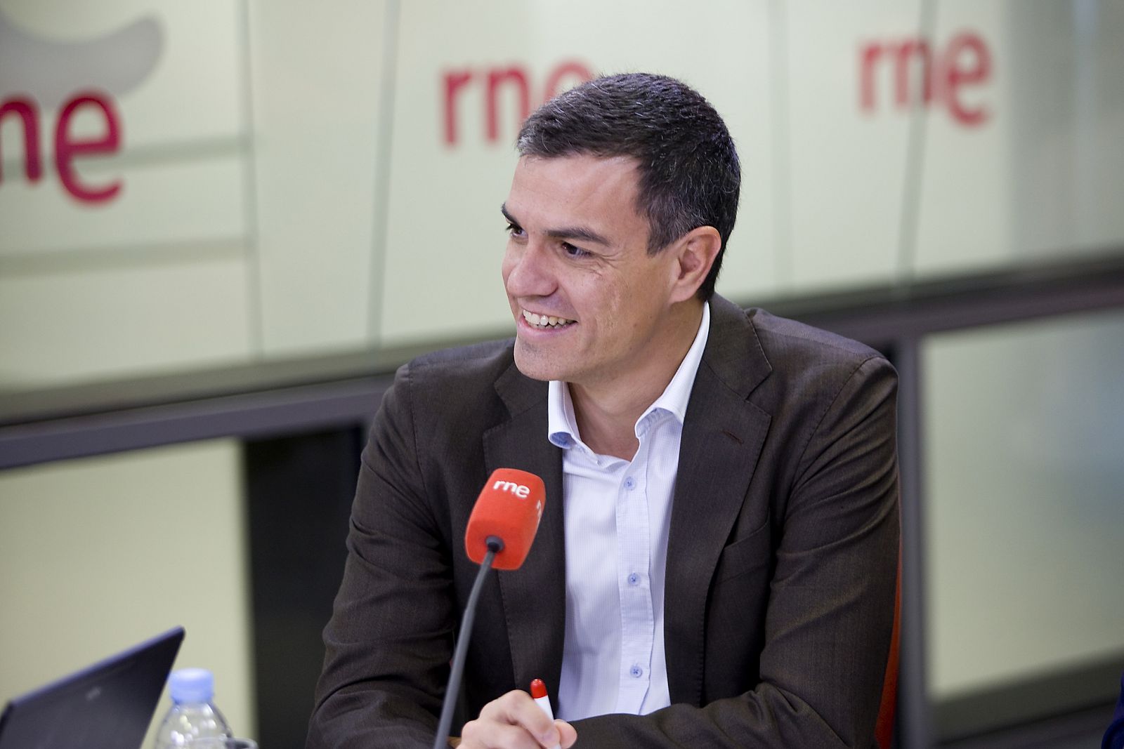 El secretario general del PSOE, Pedro Sánchez, en Radio Nacional