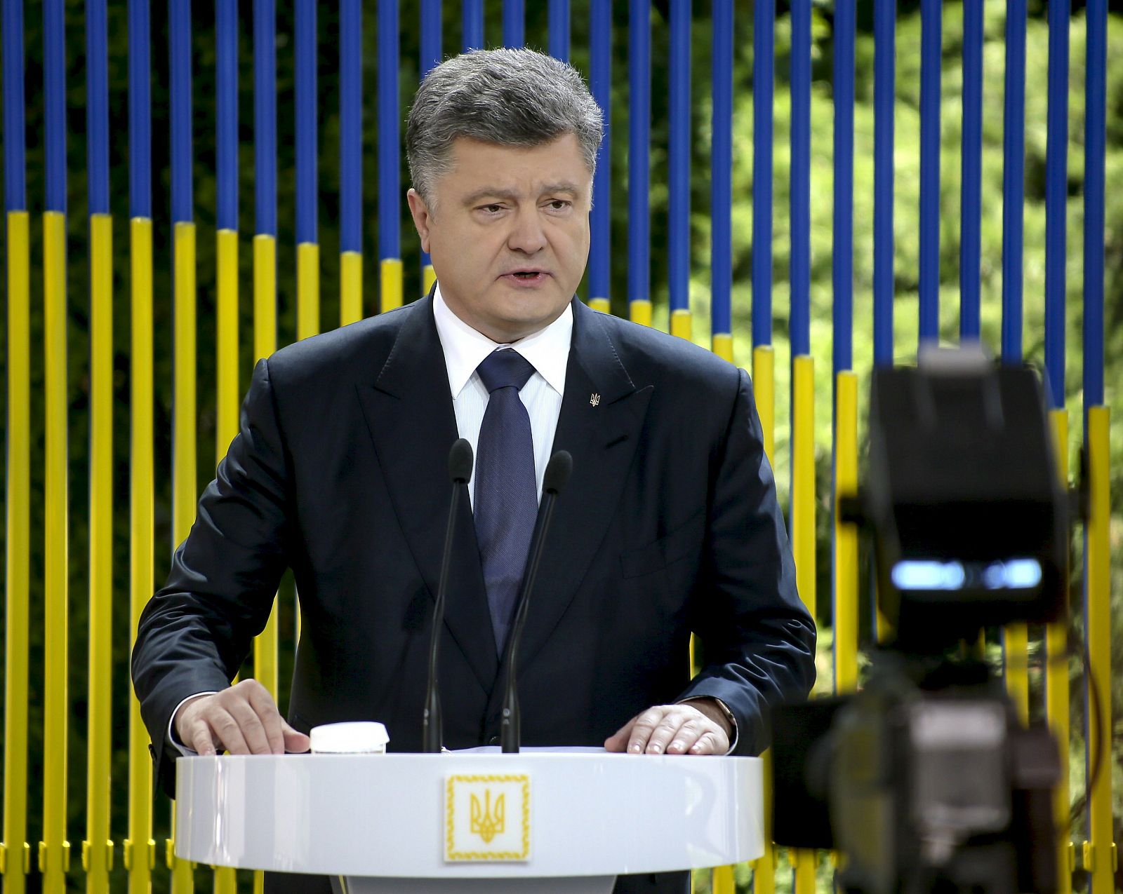 Poroshenko speaks during a news conference in Kiev