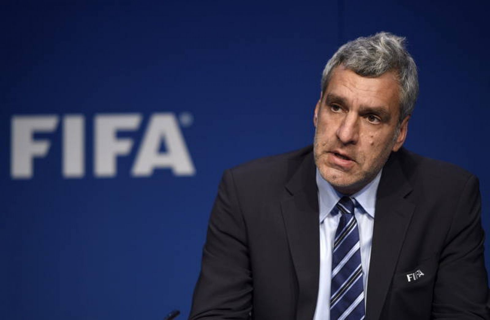 El director de Comunicaciones de la FIFA, Walter De Gregorio, anuncia su dimisión en el cargo.
