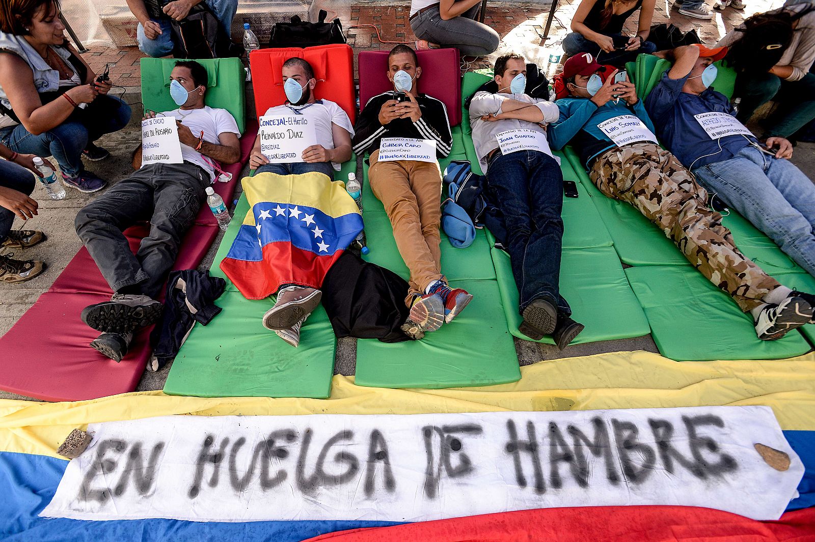 Miembros del opositor Voluntad Popular comienzan una huelga de hambre en solidaridad con los que consideran presos politicos