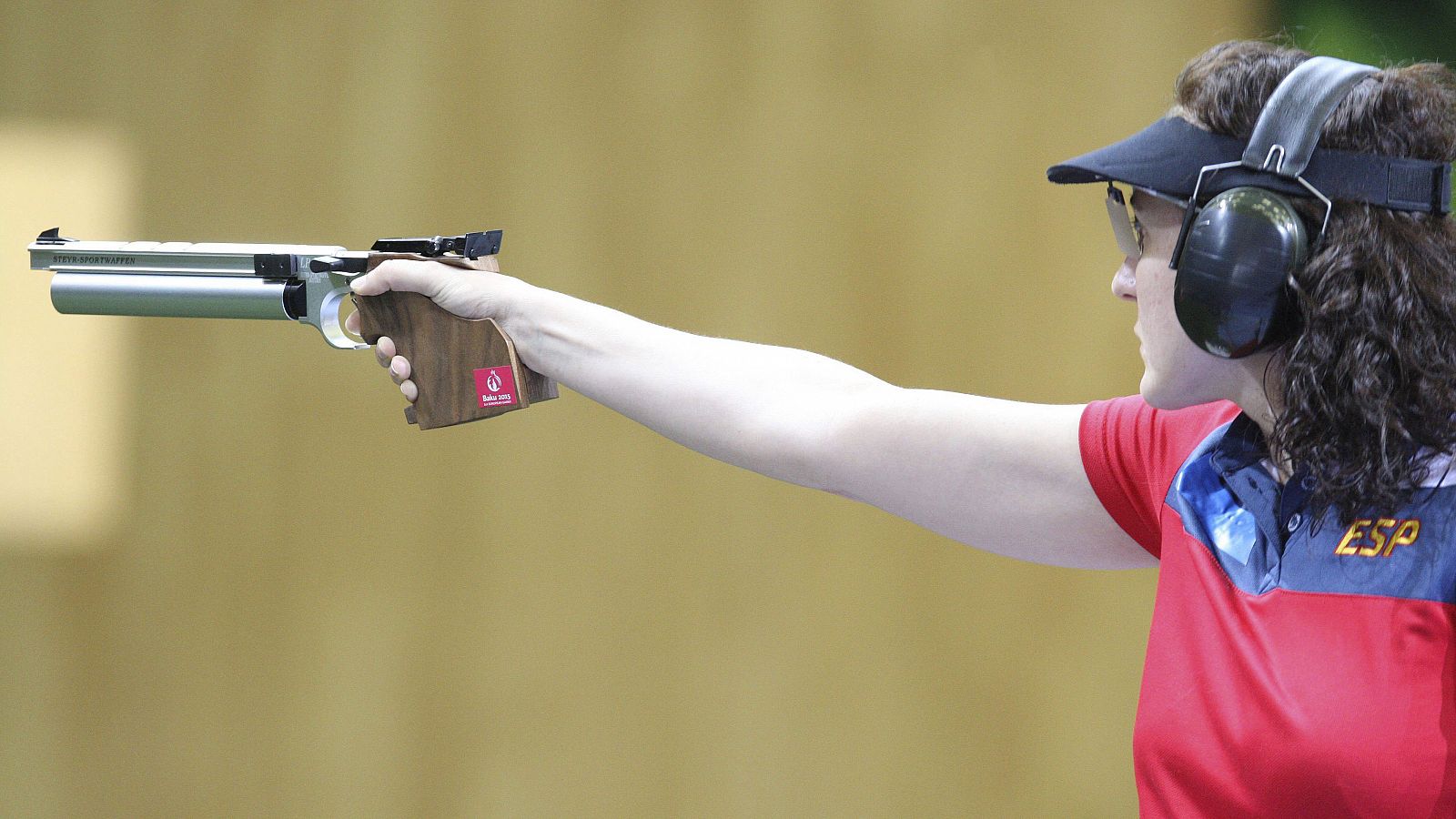 La atleta española Sonia Franquet, en la final de tiro con pistola de aire comprimido 10 metros de los I Juegos Europeos en Bakú 2015.