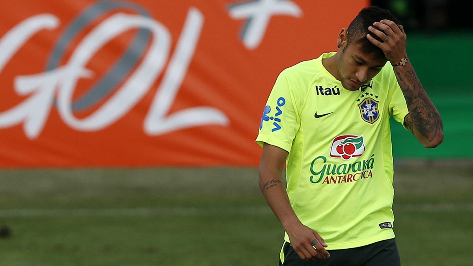 Neymar durante el entrenamiento de este viernes se la selección brasileña