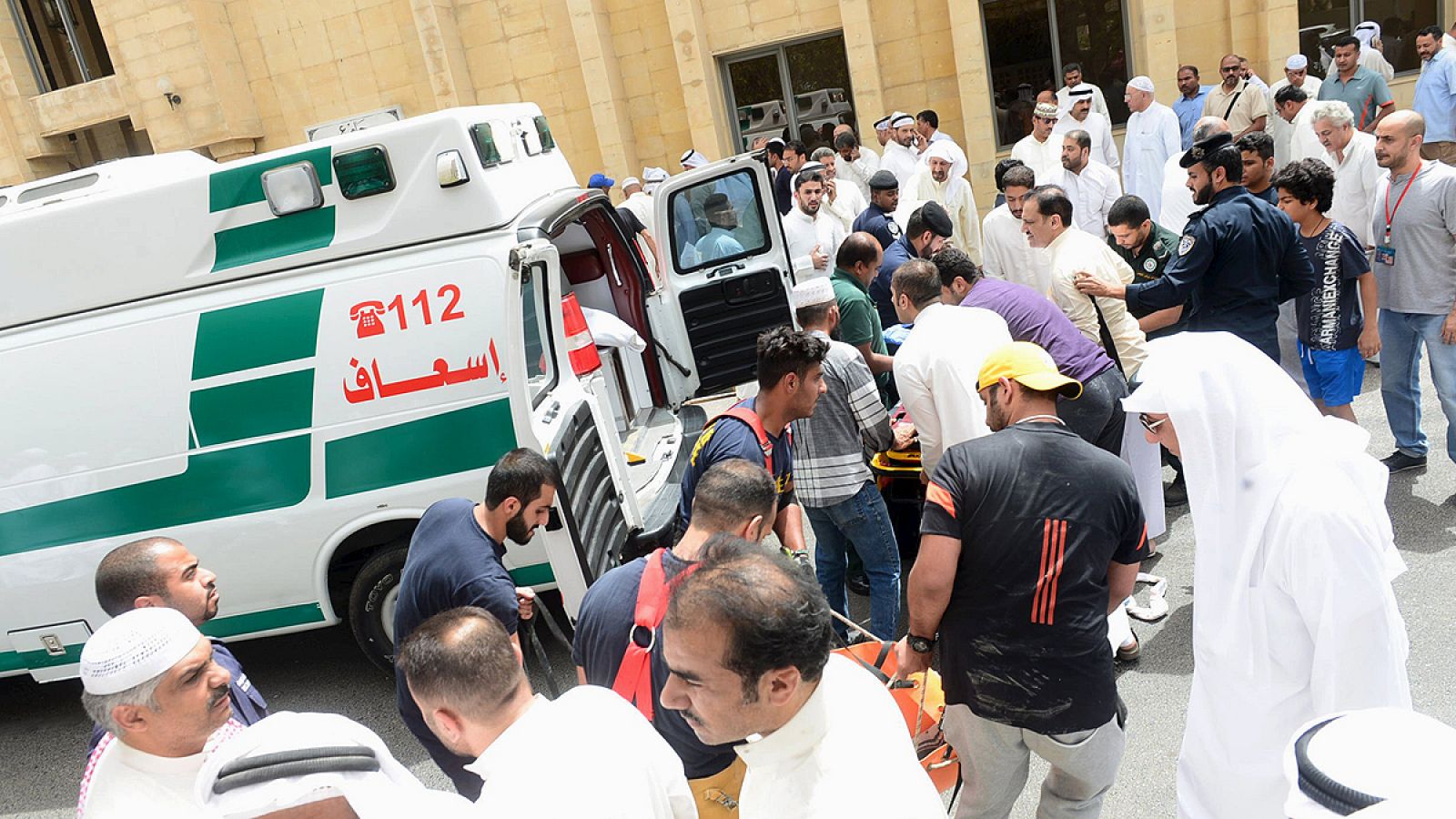 Un atentado suicida contra una mezquita chií deja 27 muertos en Kuwait