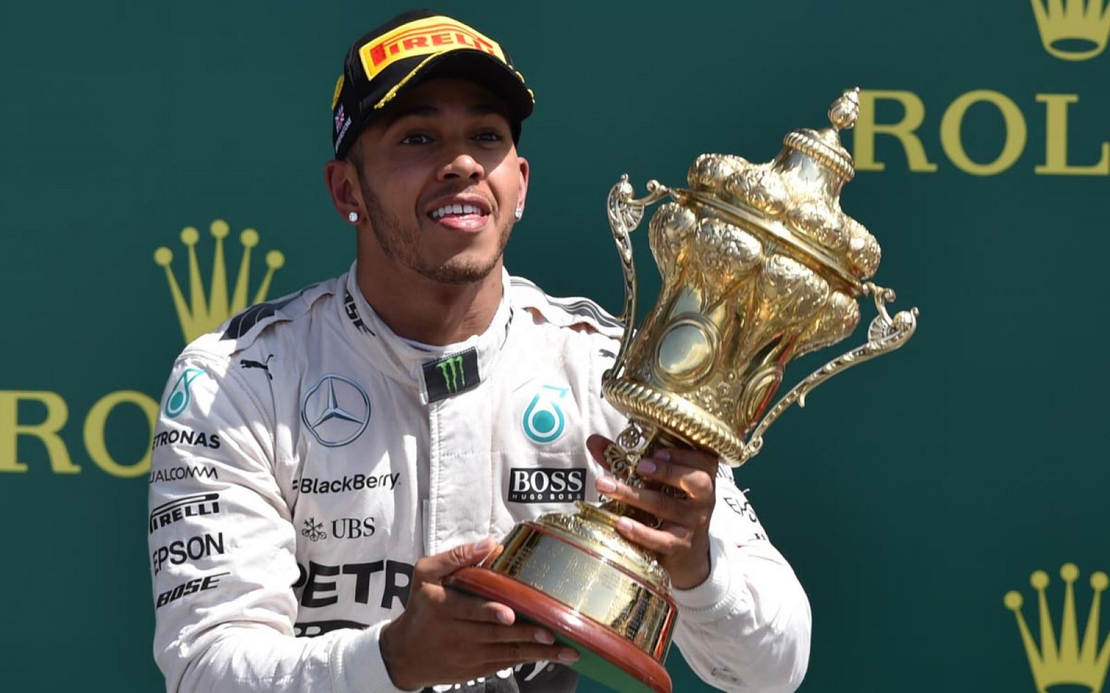 Hamilton celebra su victoria en Silverstone