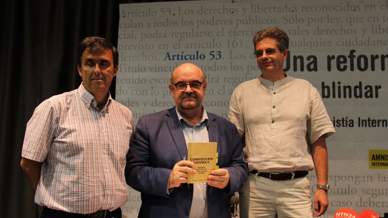 José María Vera, Esteban Beltrán y Mario Rodríguez en la presentación de la campaña "Blinda tus derechos".