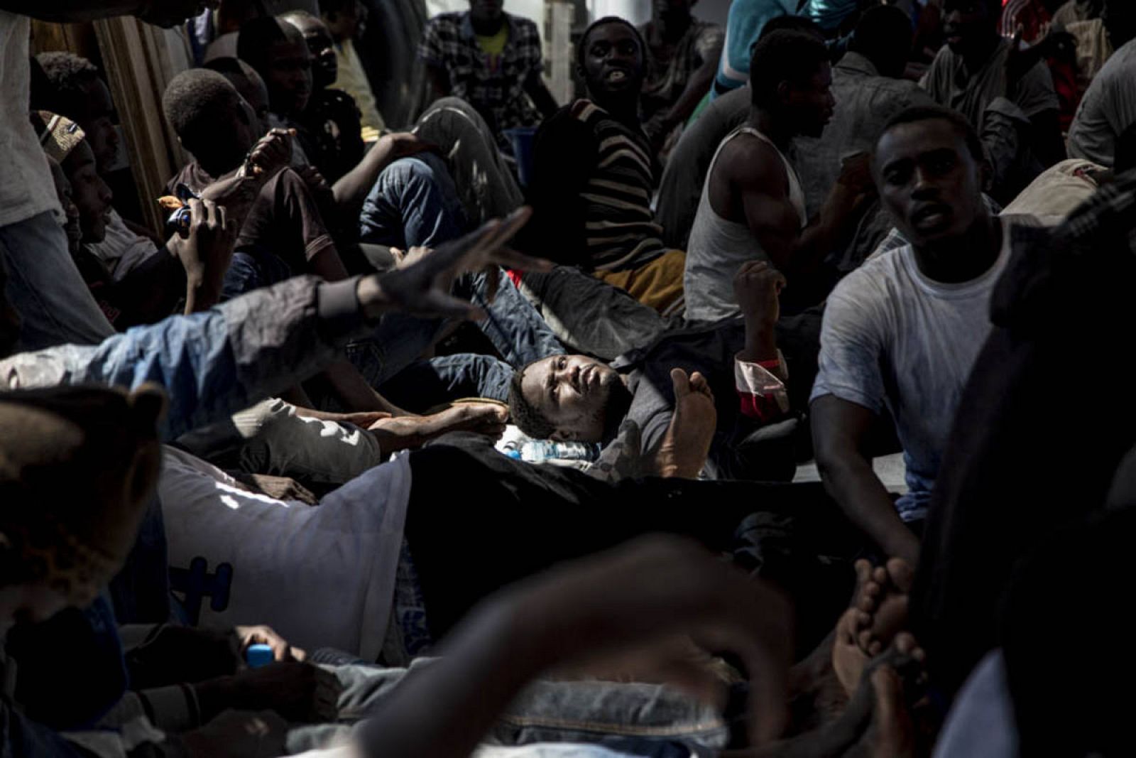 En los últimos dos meses, los buques de MSF han rescatado a más de 6.500 personas en el Mediterráneo. Anna Surinyach/MSF