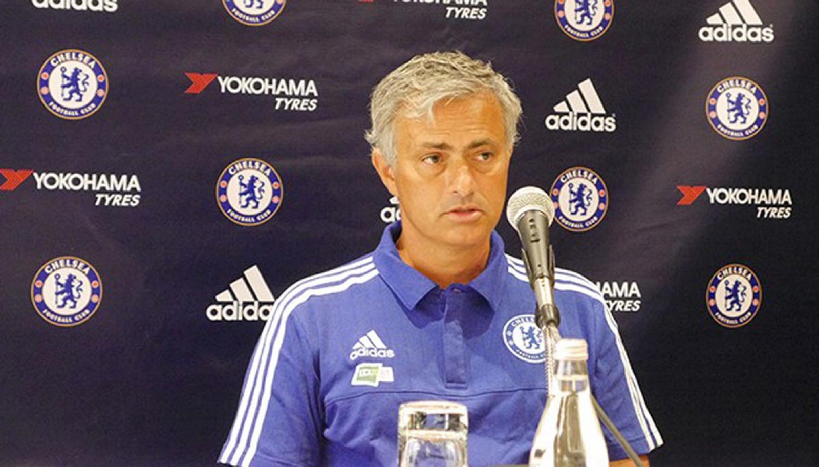 Mourinho en la rueda de prensa donde ha anunciado la futura marcha del brasileño