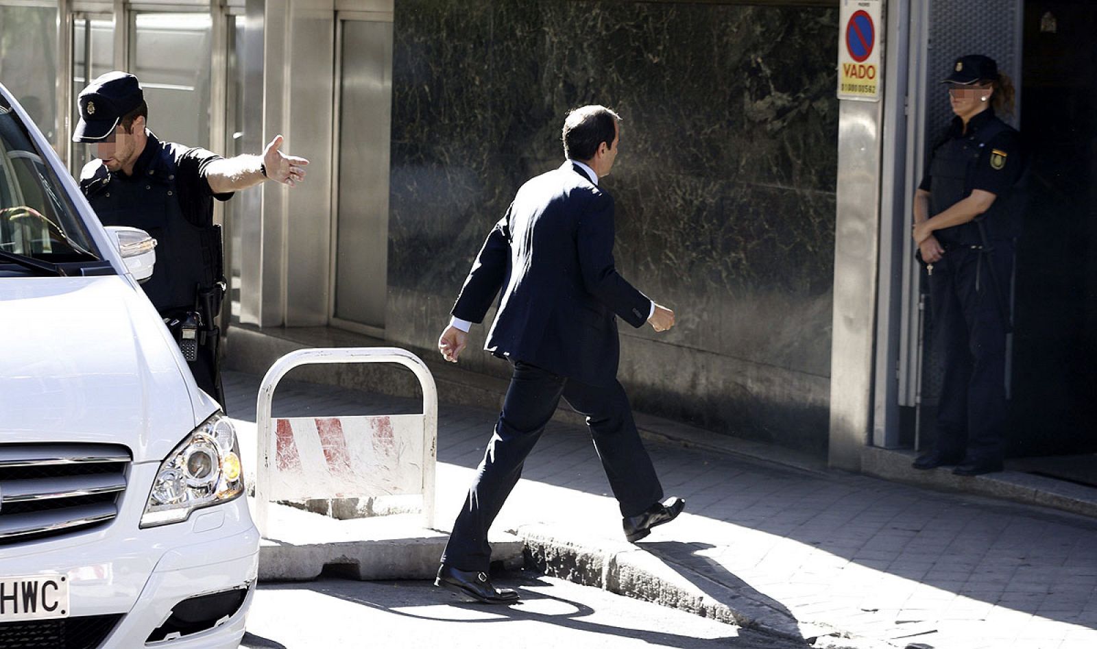 El exconsejero de Presidencia de Madrid a su llegada a la Audiencia Nacional para declarar por la Púnica