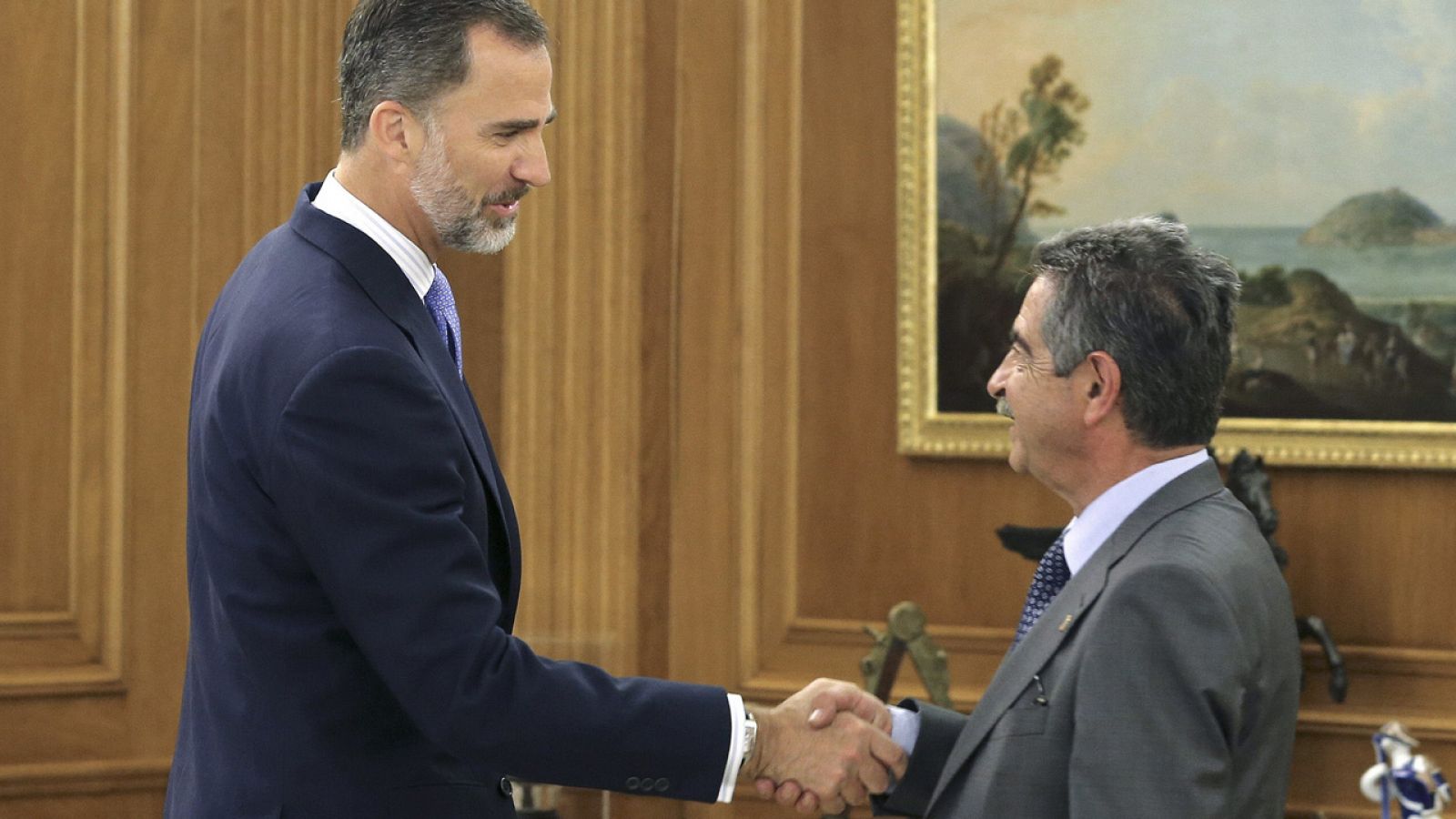 El rey Felipe VI ha recibido en la Zarzuela al presidente cántabro Miguel Ángel Revilla