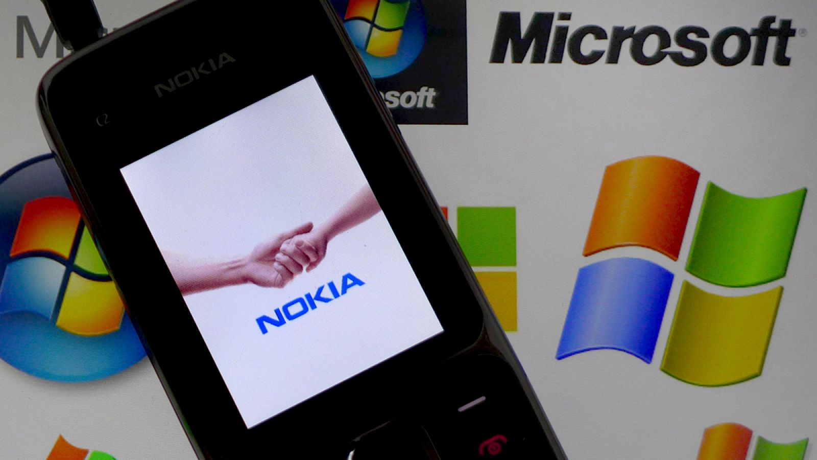Detalle de la pantalla de un teléfono móvil de Nokia
