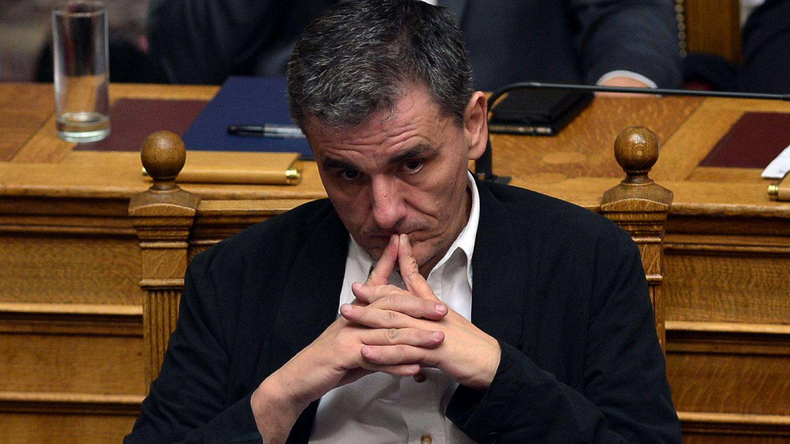 El ministro de Finanzas de Grecia, Euclides Tsakalotos, en el Parlamento heleno