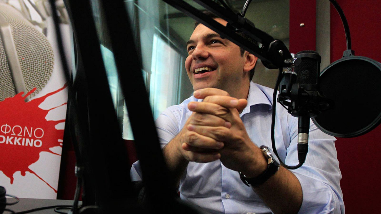 El primer ministro griego, Alexis Tsipras, durante una entrevista radiofónica