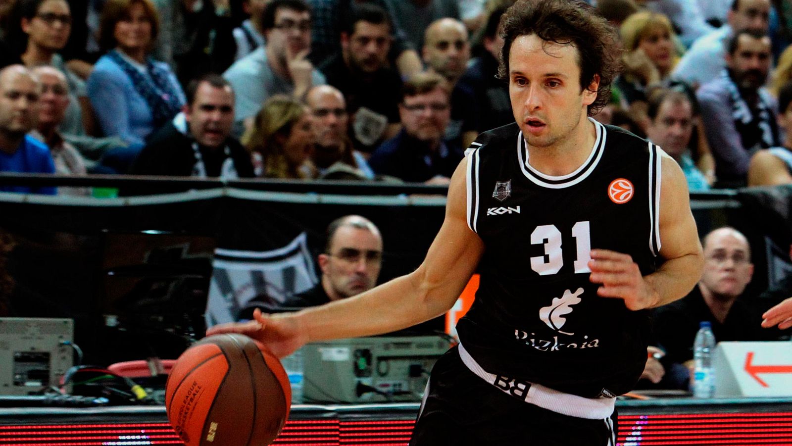 Raúl López seguirá un año más en el Bilbao Basket