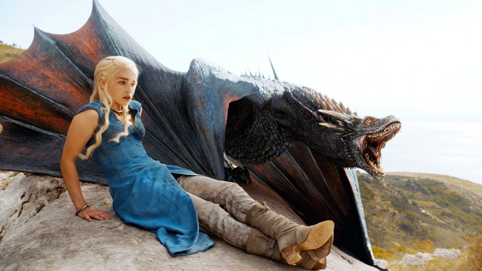 La actriz Emilia Clarke interpreta a Daenerys Targaryen en la serie de HBO 'Juego de Tronos'