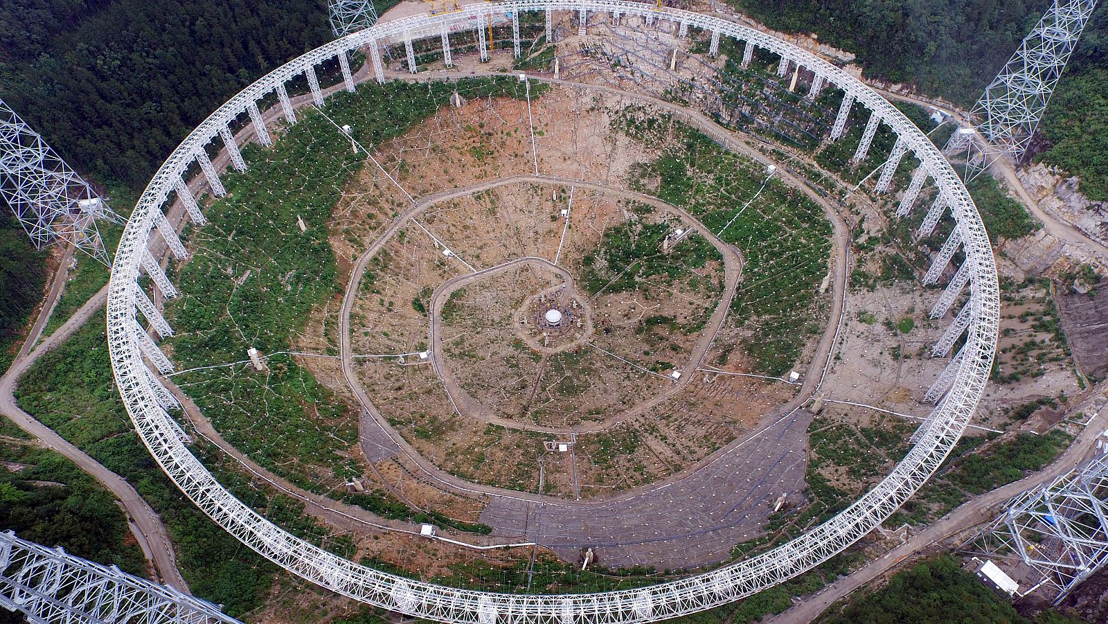 El radiotelescopio esférico de China tiene 500 metros y es el más grande del mundo