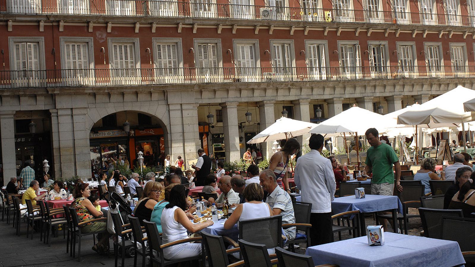 Imagen de archivo de restaurantes en el centro de Madrid.