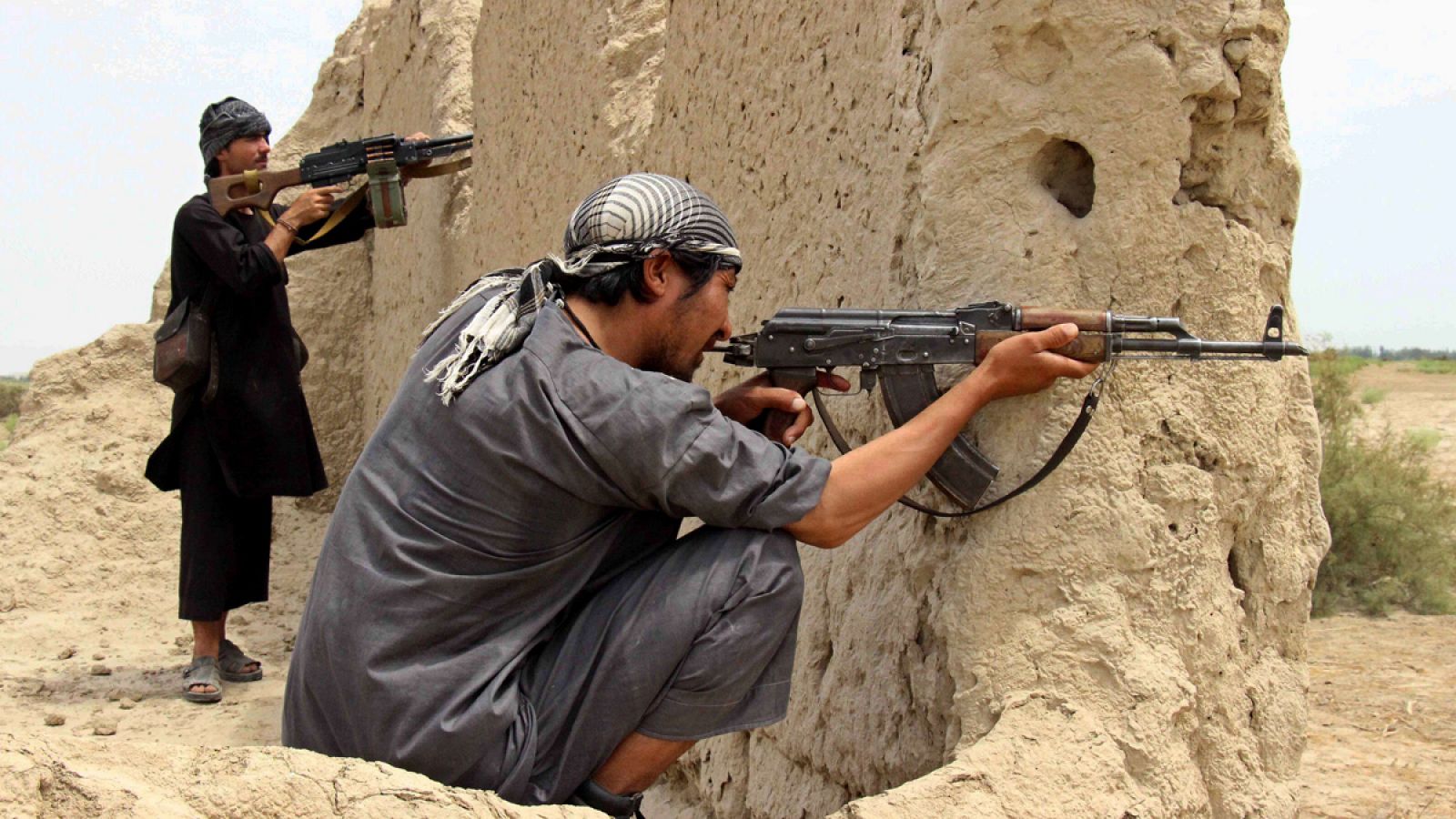 Milicias locales toman posiciones para hacer frente a los talibanes en el distrito de Qala-e Zal, en la provincia de Kunduz, Afganistán