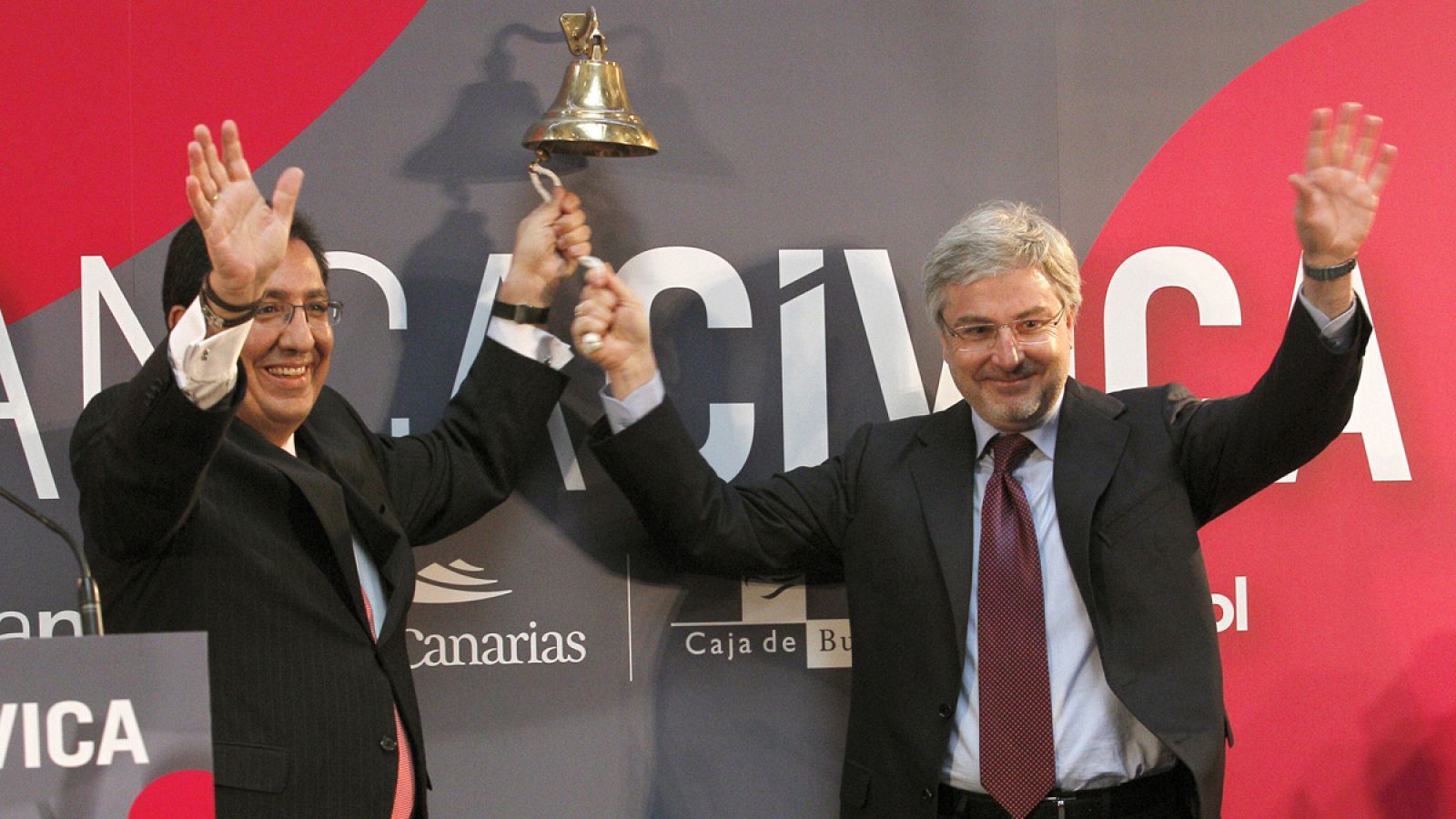 Los copresidentes de Banca Cívica, Enrique Goñi y Antonio Pulido, en el momento de su debut en Bolsa