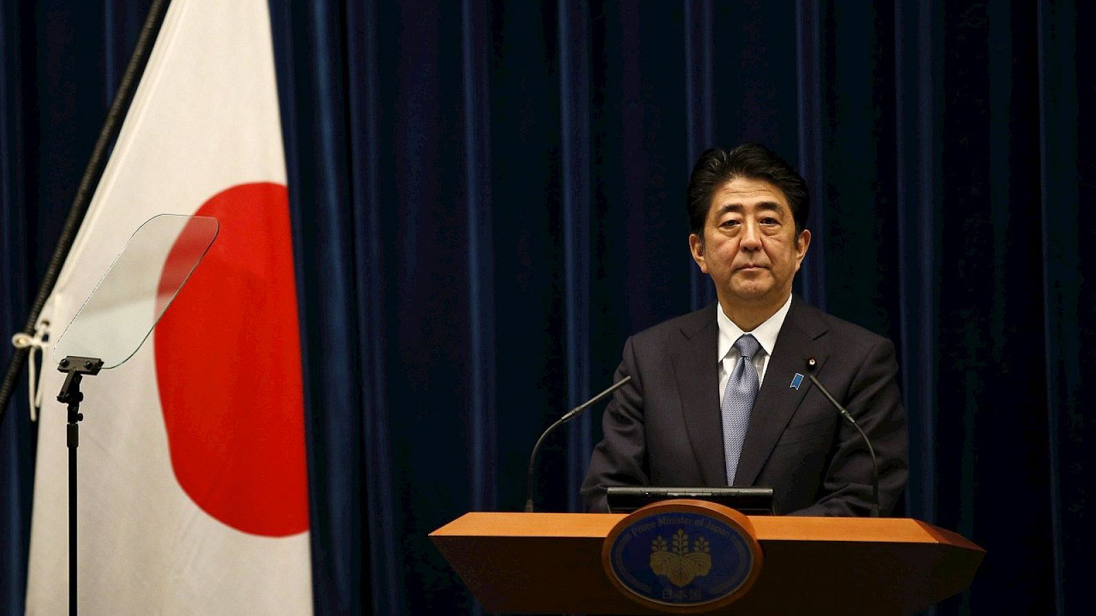 El primer ministro de Japón, Shinzo Abe, durante la rueda de prensa en la que ha hecho pública su declaración por el 70º aniversario del final de la Segunda Guerra Mundial