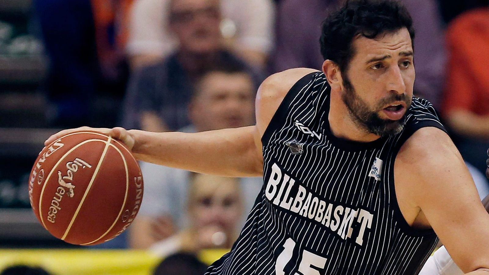 Mumbrú amplía un año más su contrato con el Bilbao Basket