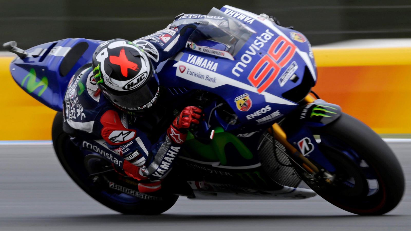 Lorenzo se coloca líder del Mundial