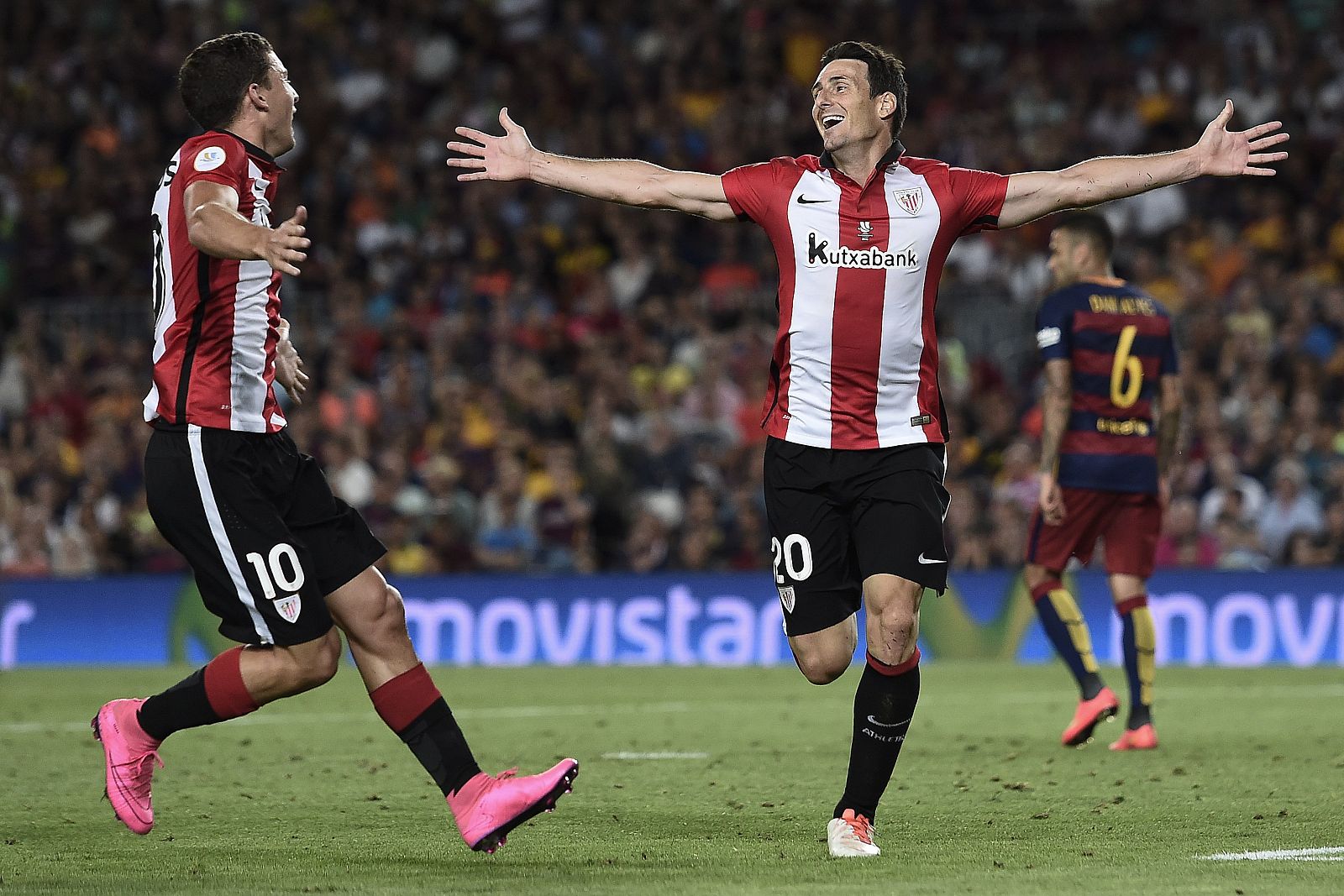 Aritz Aduriz celebra el gol en el partido de vuelta de la Supercopa de España disputada en el Camp Nou.