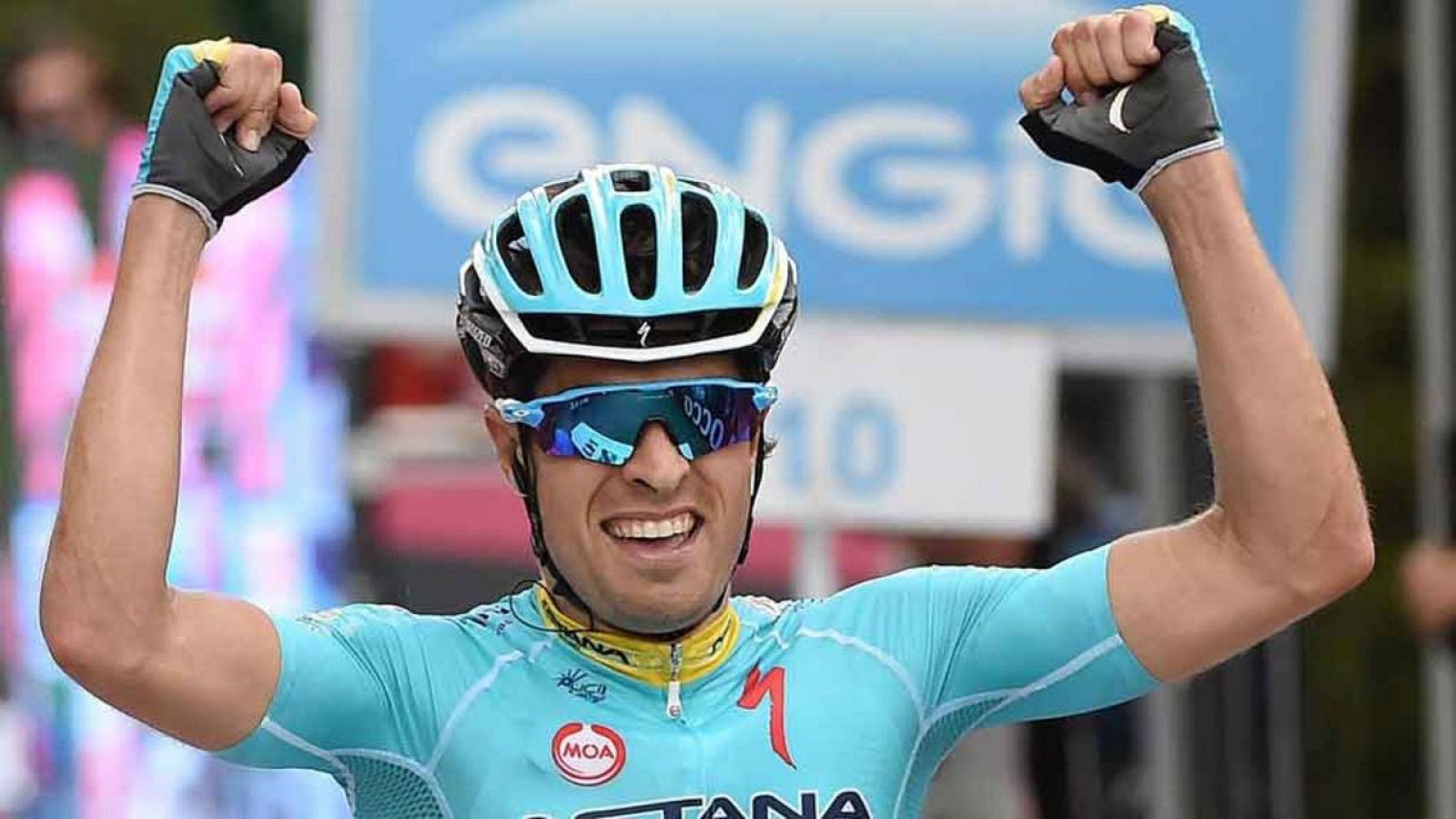 Mikel Landa celebra una victoria durante el pasado Giro de Italia