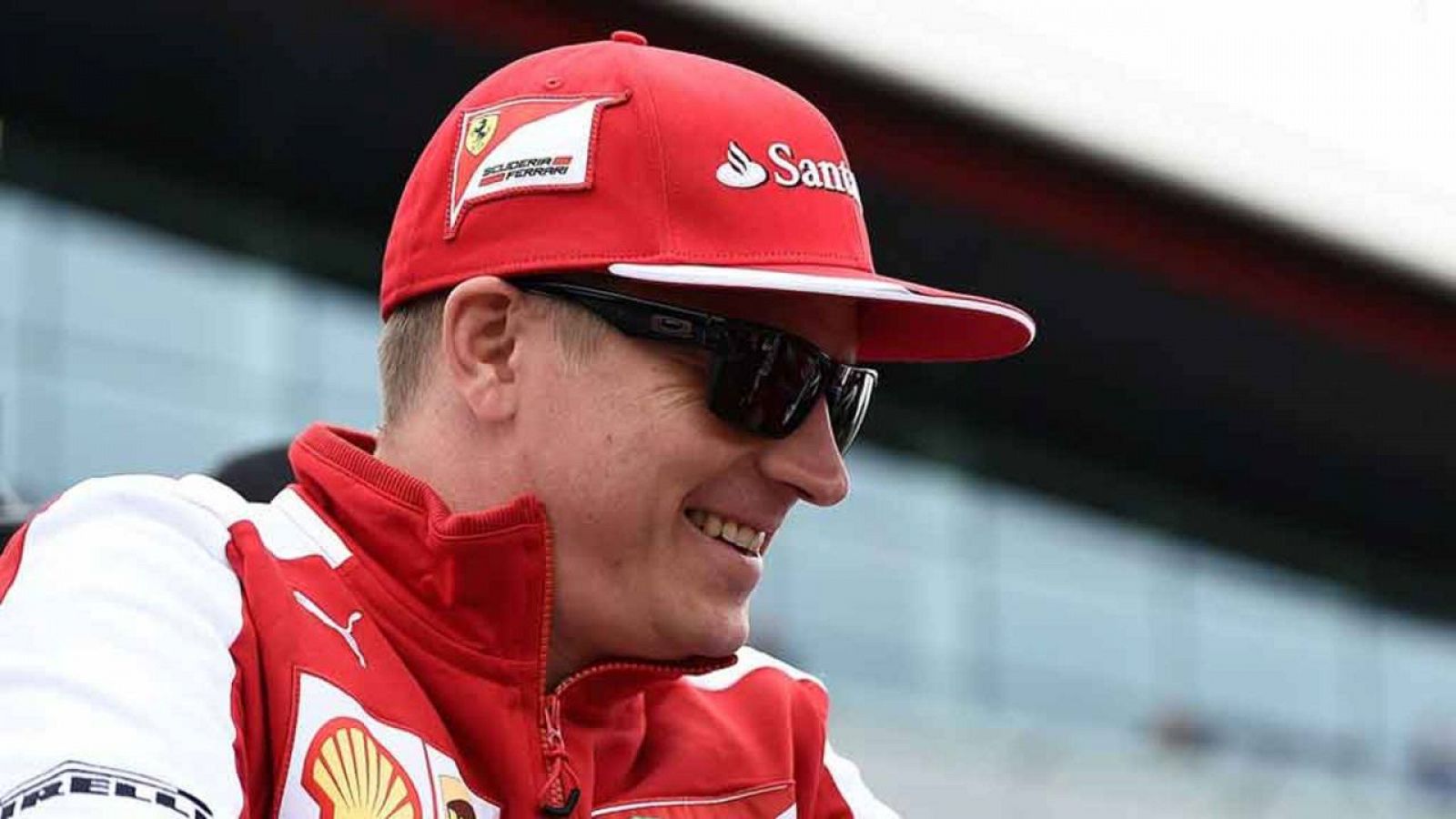 Raikkonen seguirá corriendo un año más en Ferrari