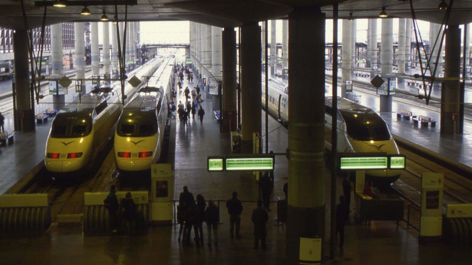 Trenes en la estación de Atocha en Madrid