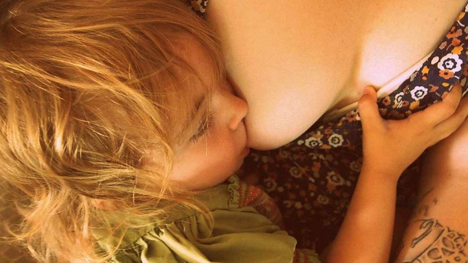 El estudio sugiere que la leche materna es una fuente importante de exposición a estas sustancias tóxicas durante la infancia