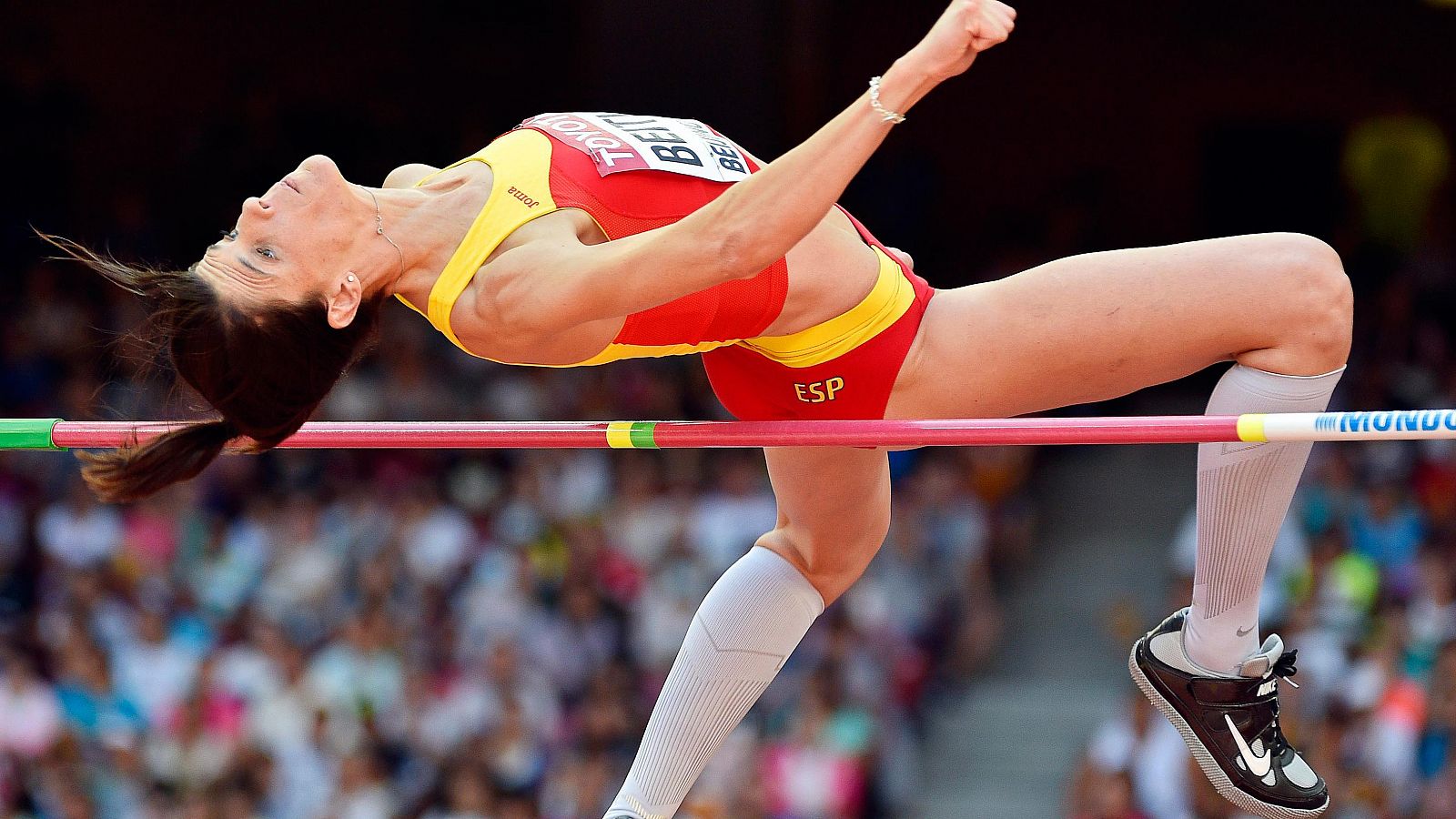 Ruth Beitia salta 1,92 para alcanzar la final de Pekín.