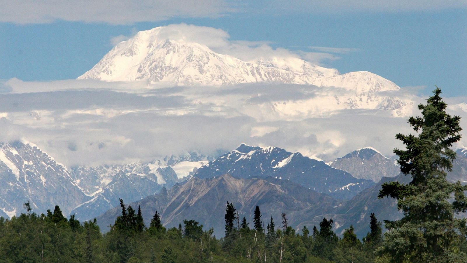 El monte Denali, la montaña más alta de Norteamérica, anteriormente conocido como McKinley