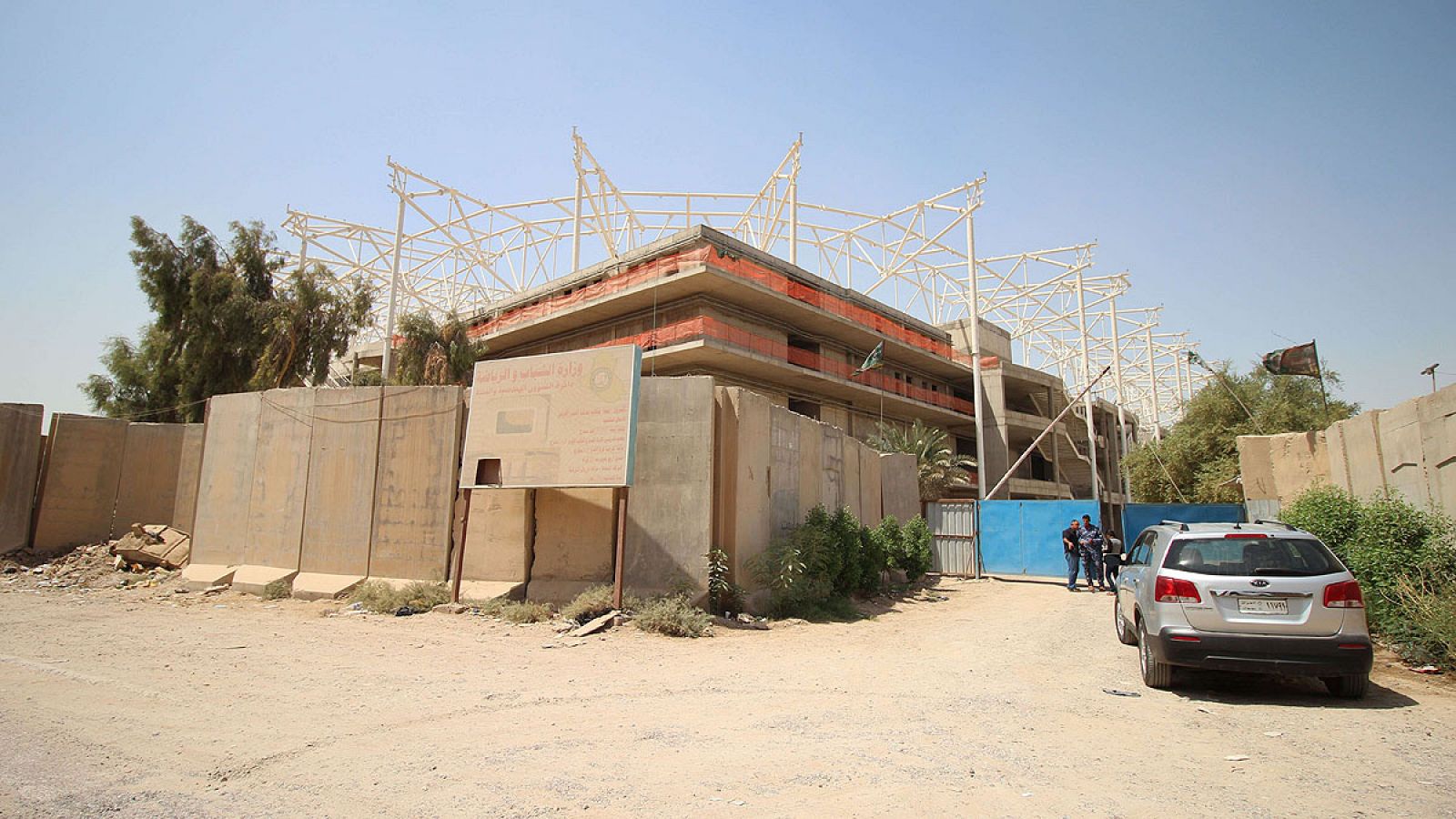 Imagen del centro deportivo en construcción en Bagdad, Irak. Al menos 18 trabajadores turcos de la empresa constructora fueron secuestrados el 2 de septiembre