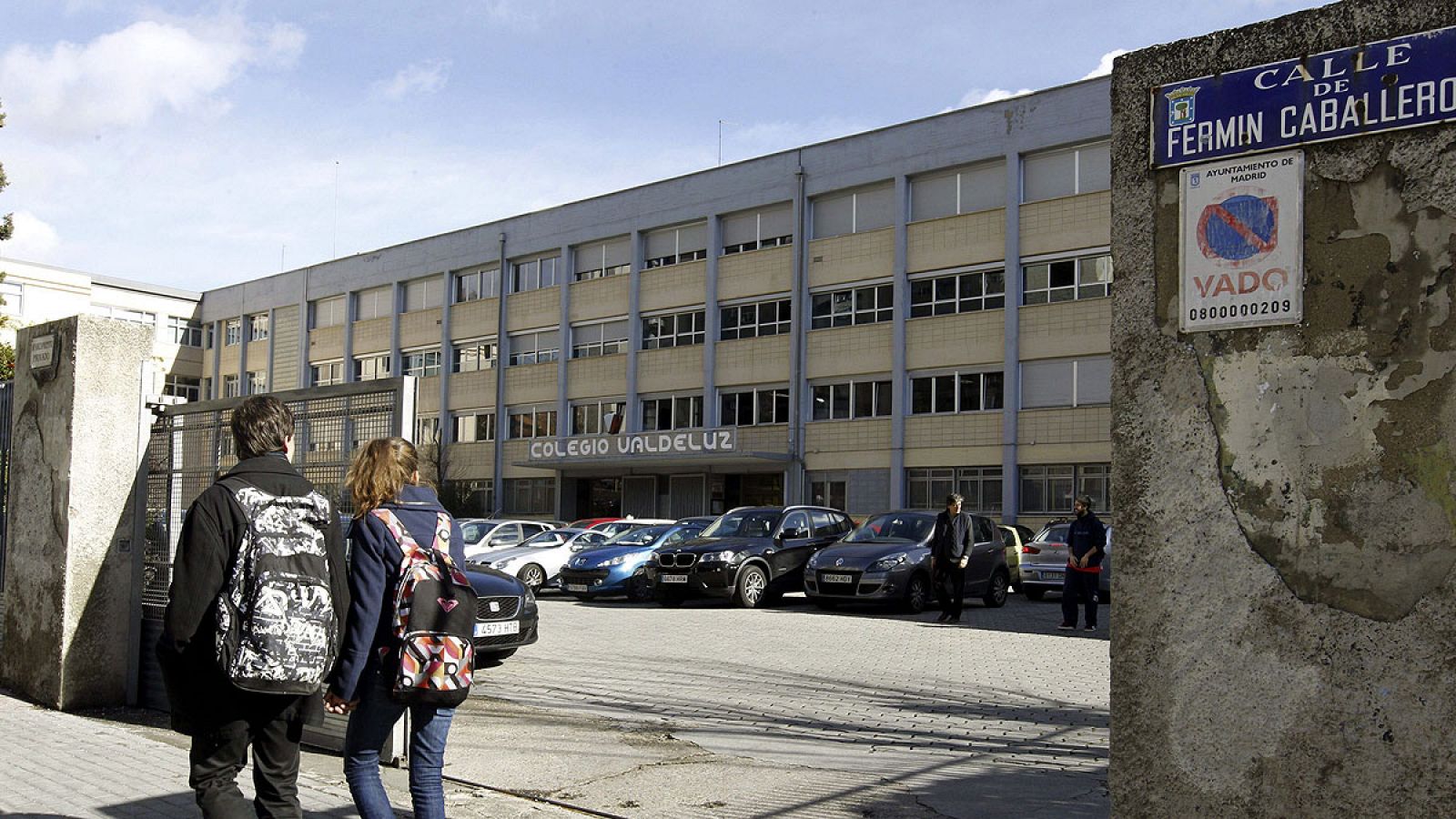 Entrada al colegio Valdeluz Agustinos del distrito Fuencarral-El Pardo de Madrid.