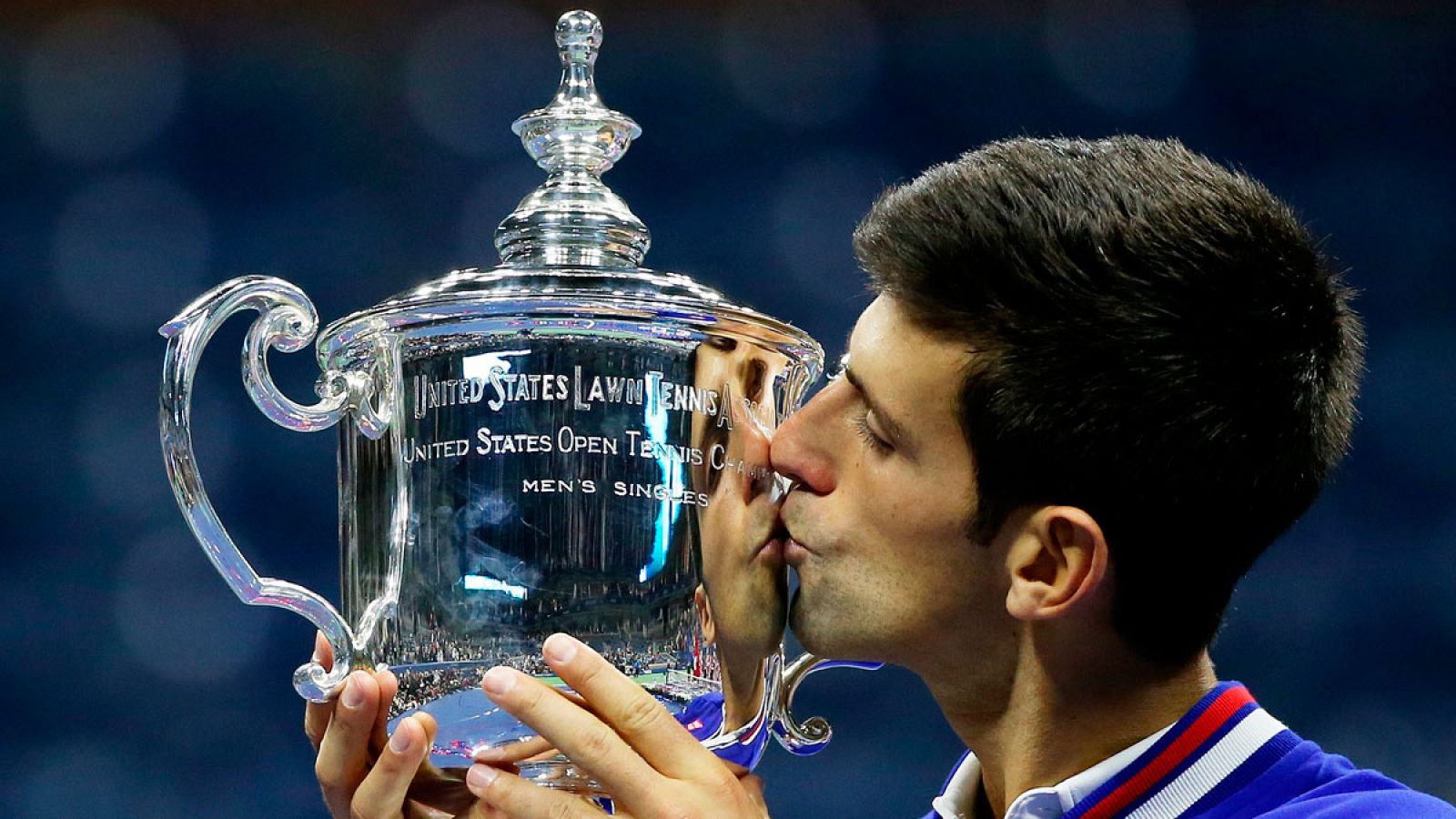 Novak Djokovic con la copa del US Open 2015