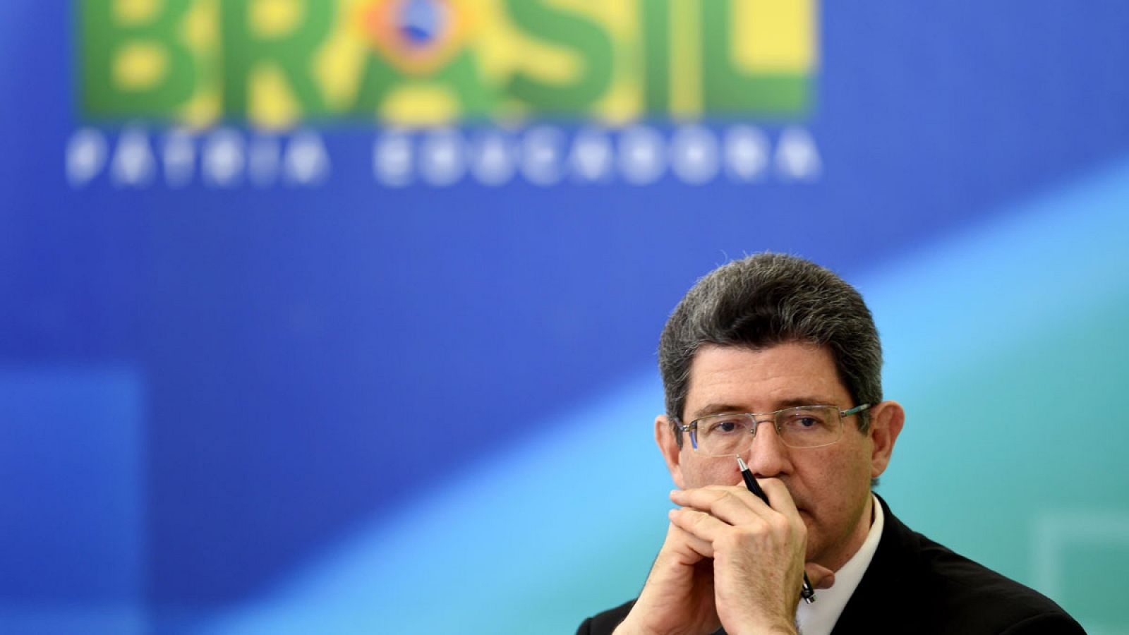 El ministro de Hacienda de Brasil, Joaquim Levy, durante la rueda de prensa en la que ha explicado el plan de austeridad
