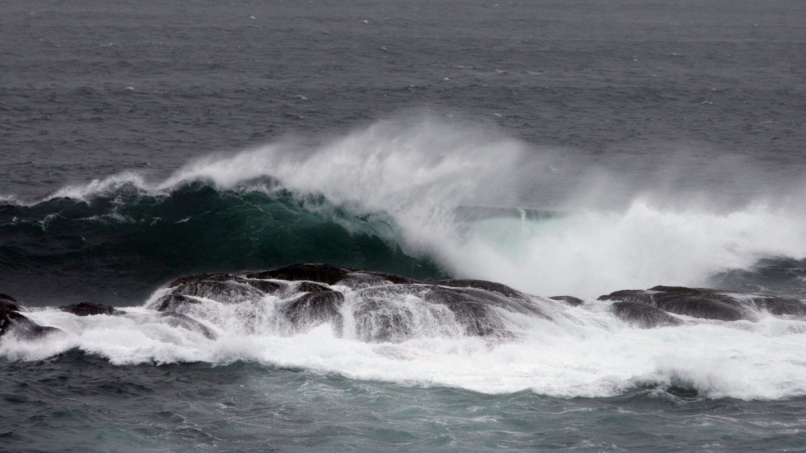 El temporal puede provocar olas de más de seis metros en el Mar Cantábrico.