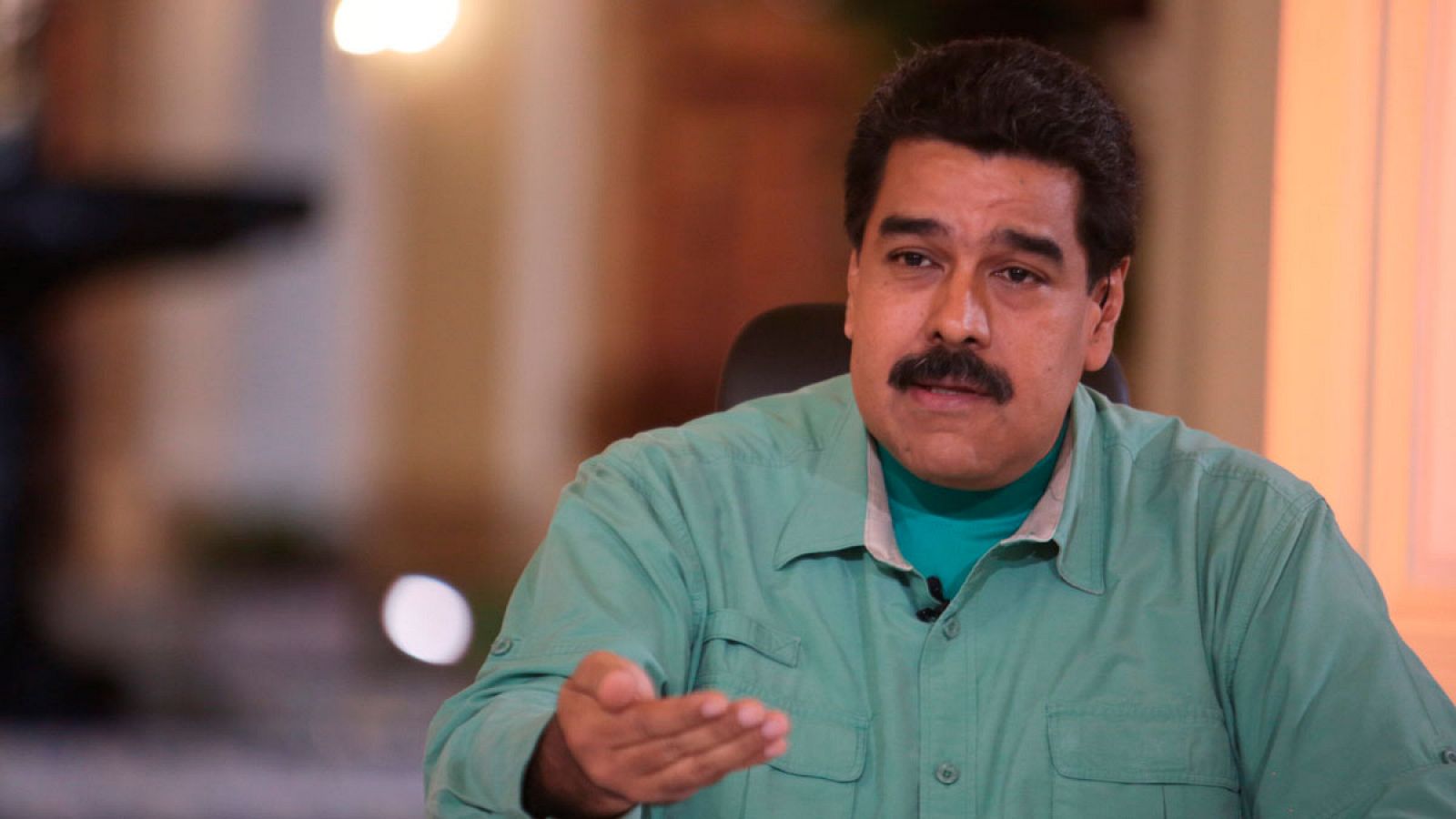 El presidente de Venezuela participa en su programa de televisión "En Contacto con Maduro".