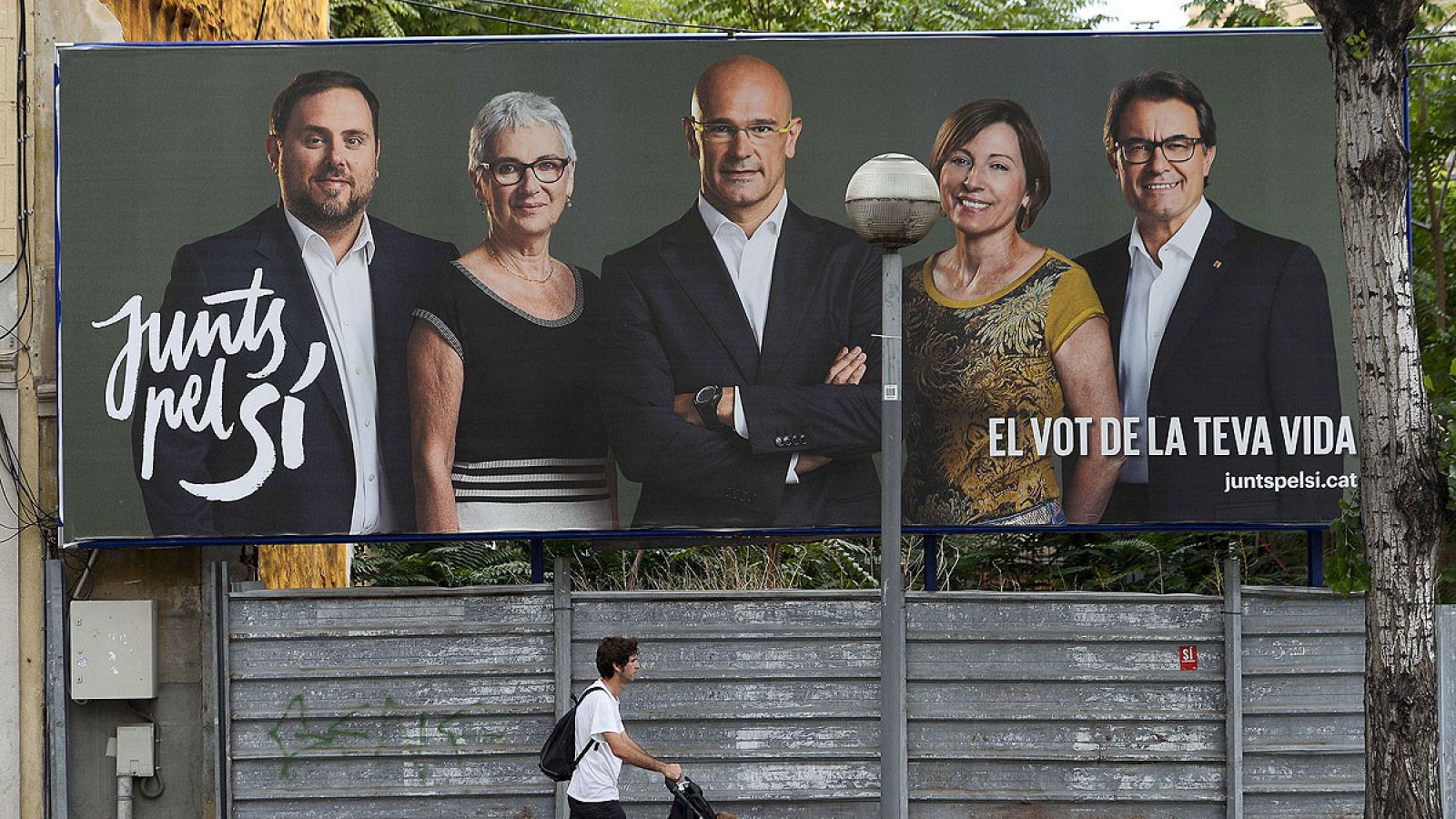 En la imagen, cartel electoral de la lista independentista Junts Pel Sí