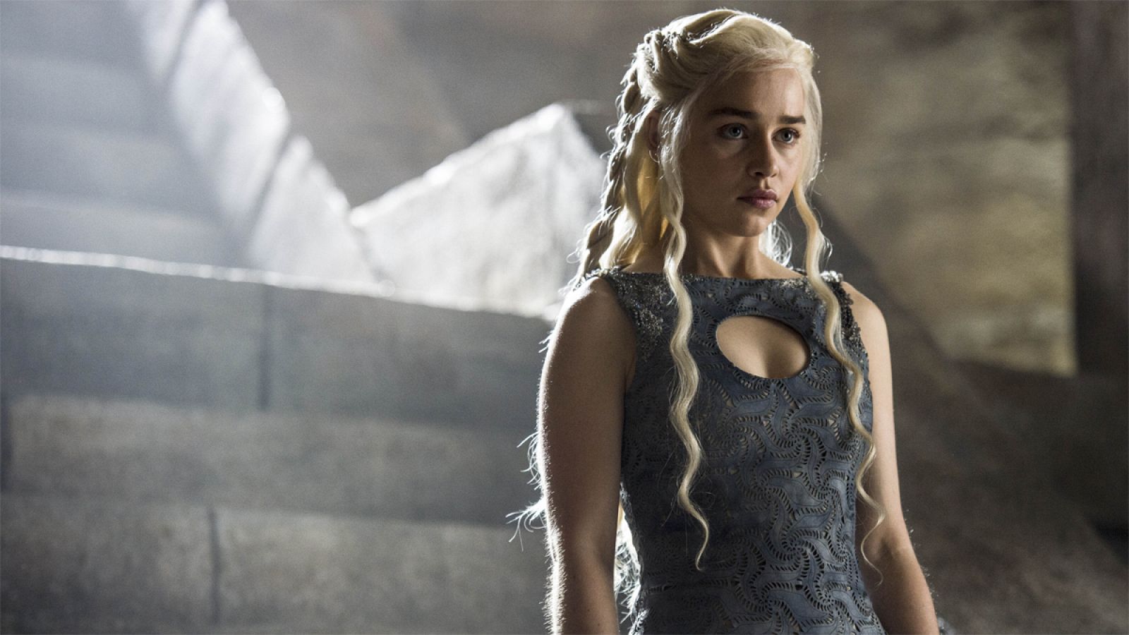 Fotograma que muestra a Daenerys Targaryen, personaje de la serie Juego de Tronos
