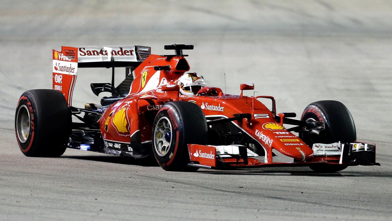 Vettel durante el GP de Singapur.