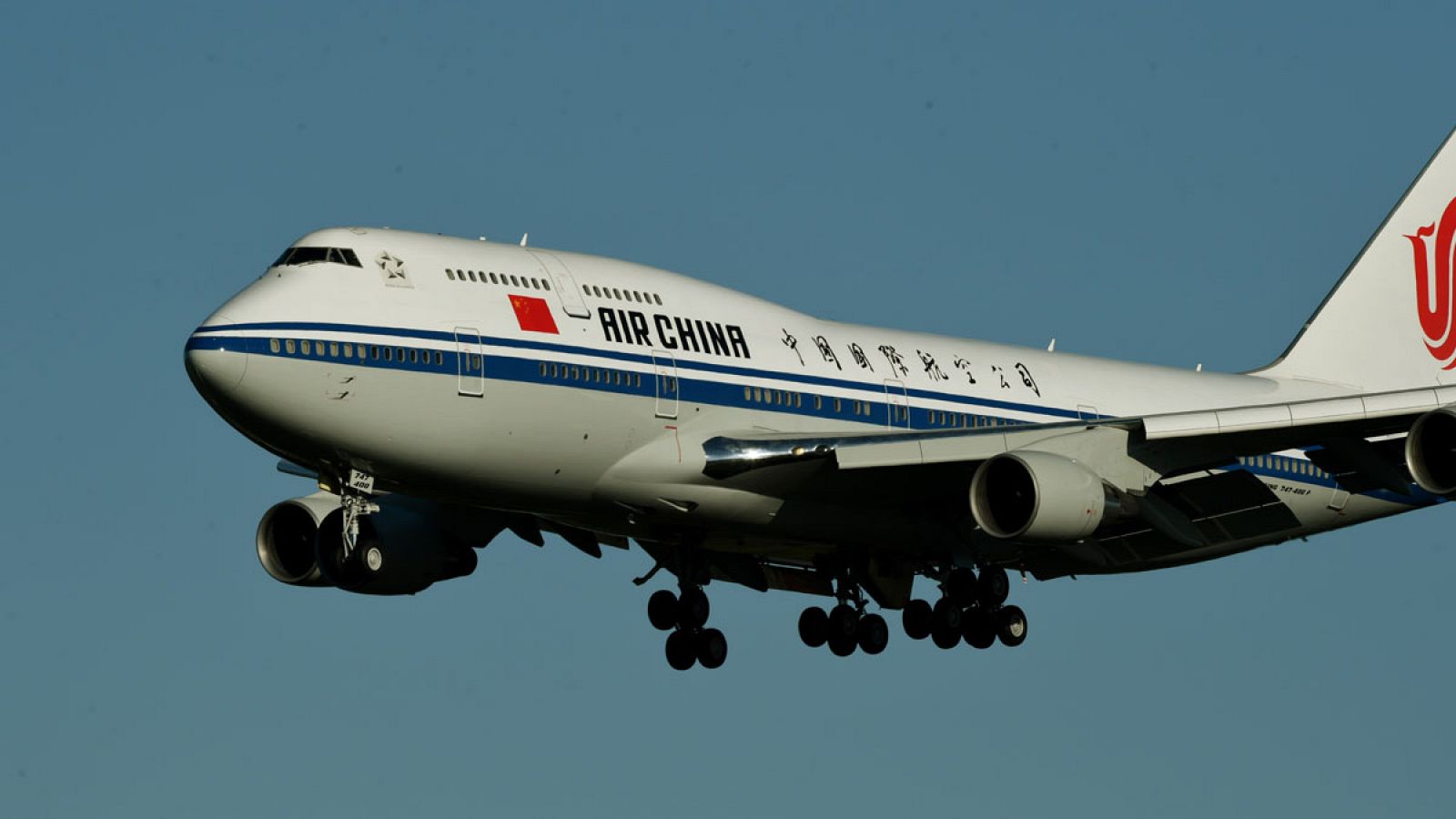 El Boeing usado por el presidente chino para viajar a EE.UU. aterriza en el aeródromo del fabricante aeronáutico estadounidense en Seattle