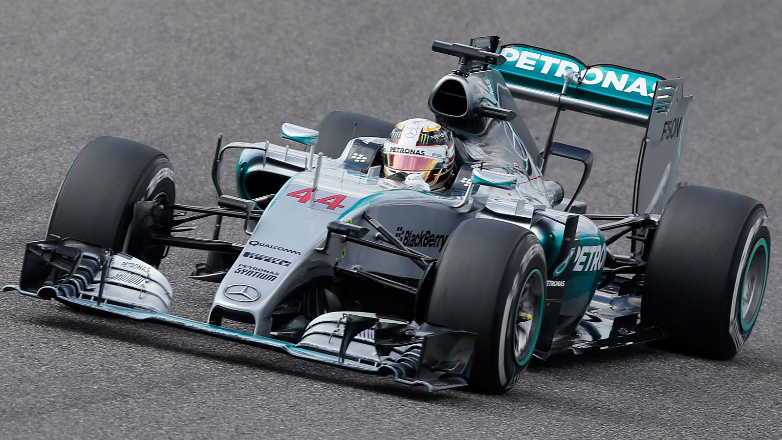 Lewis Hamilton gana en Suzuka