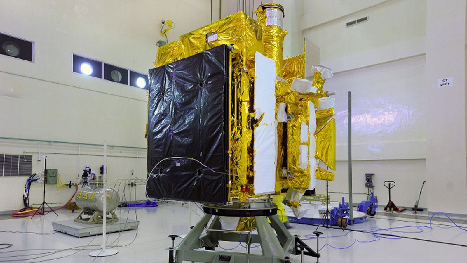 Imagen del Astrosat, en el Centro de Satélites de Bangalore (India), antes de su lanzamiento.