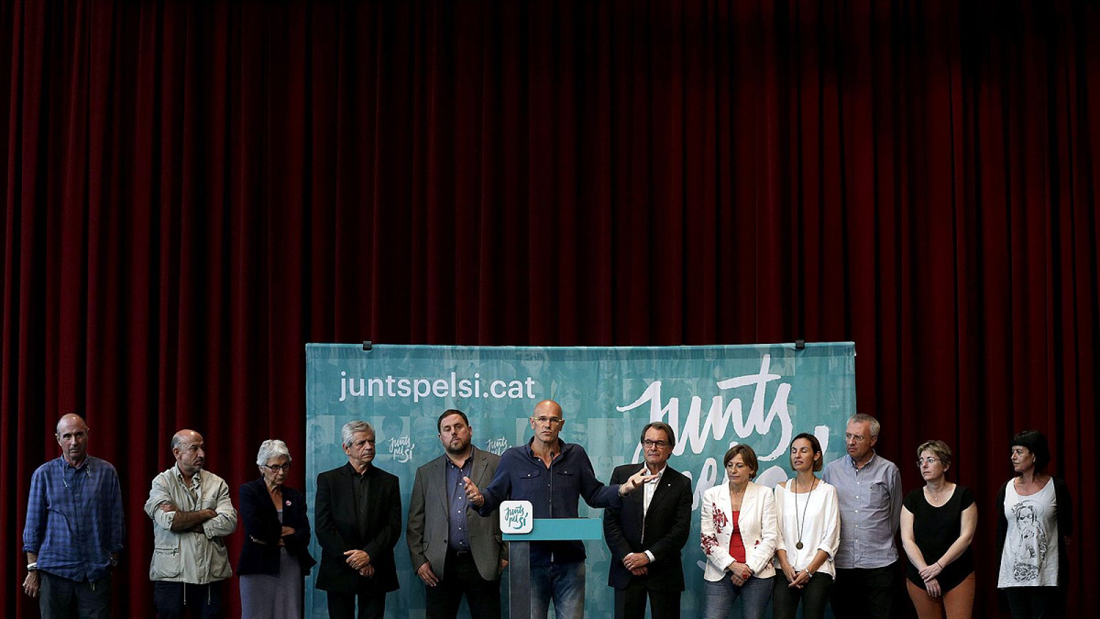 Candidatos de la lista de Junts pel Sí, con Oriol Junqueras, Raül Romeva y Artur Mas al frente.