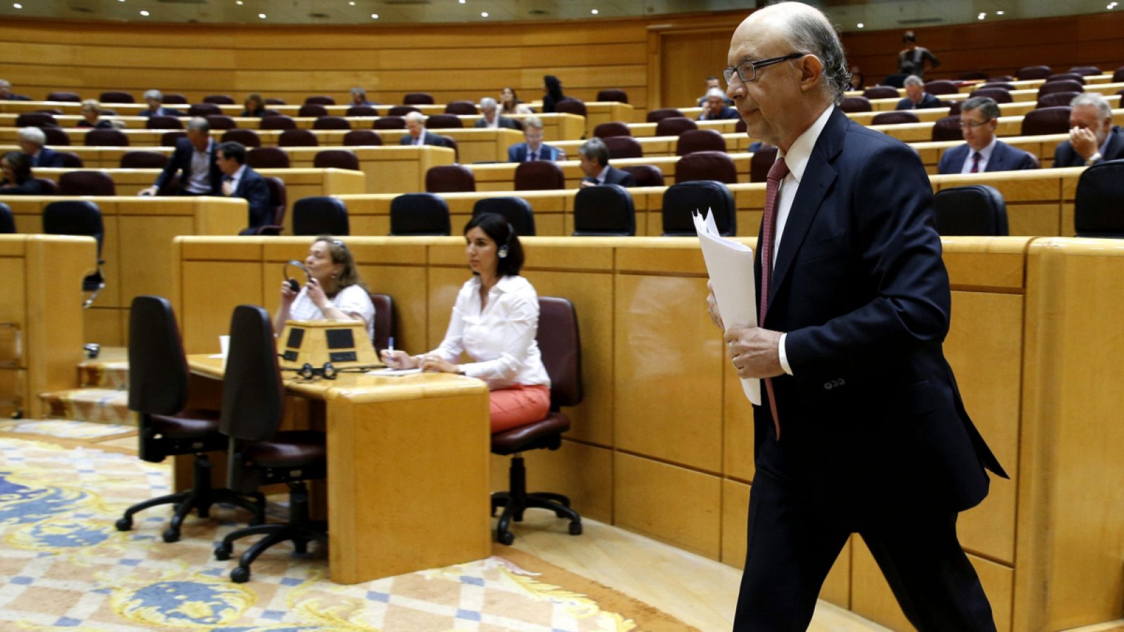 El ministro de Hacienda, Cristóbal Montoro, en el Senado