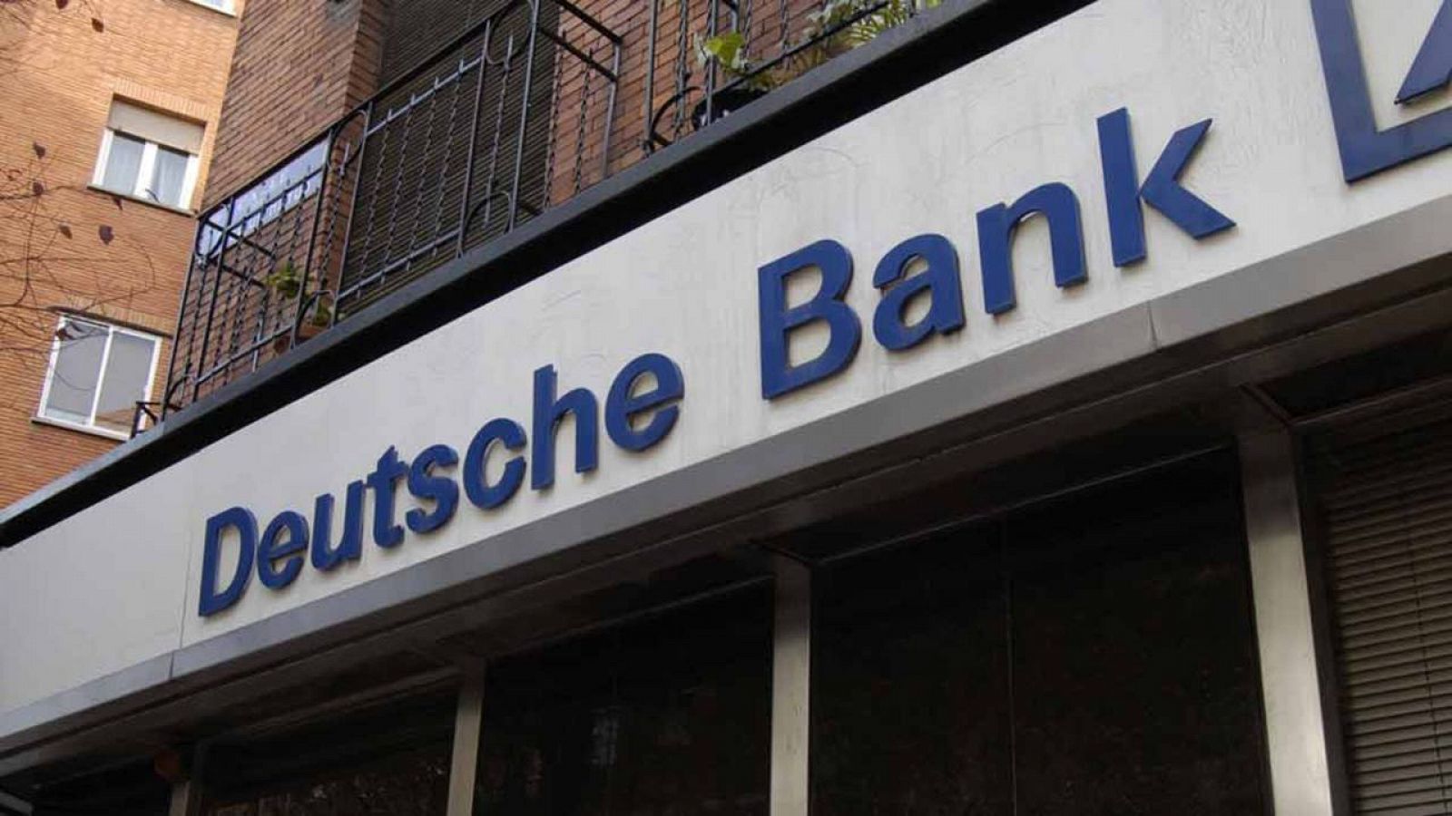 Una sucursal de la entidad bancaria Deutsche Bank en una imagen de archivo.