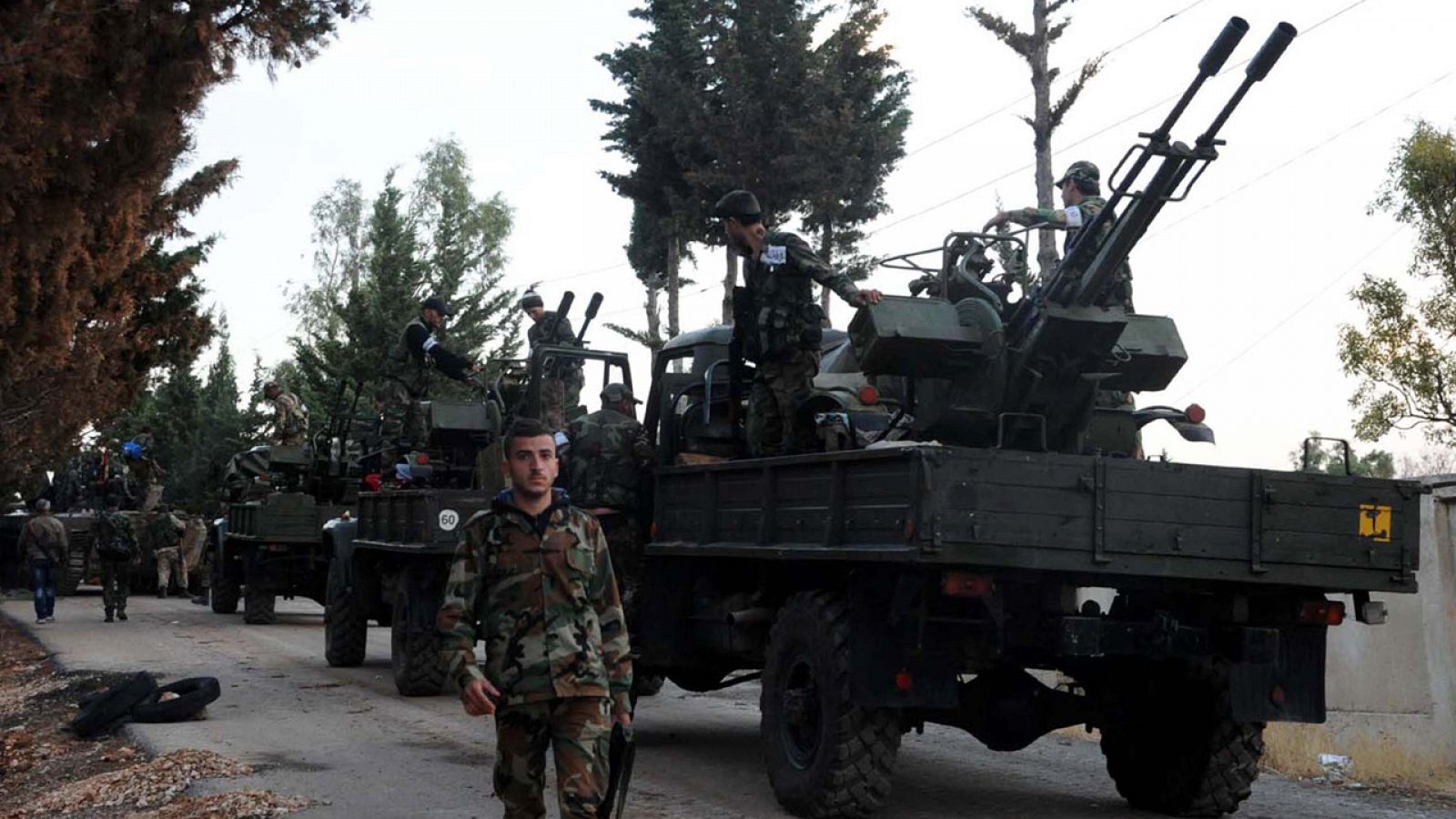 Unidades del ejército gubernamental sirio se despliegan en el oeste del país dentro de la ofensiva terrestre lanzada por Asad